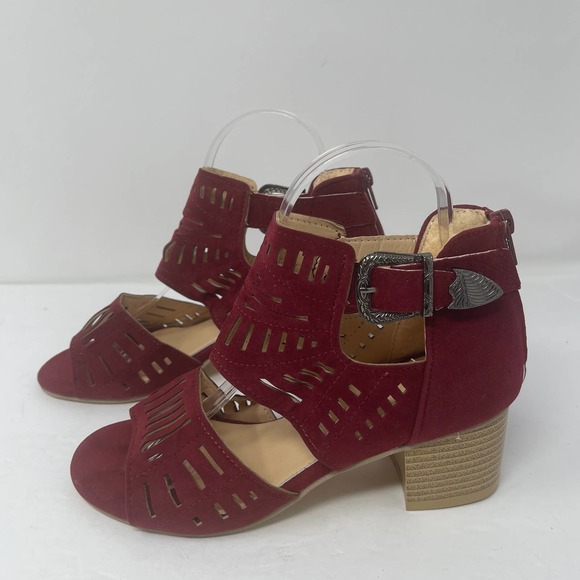 Yasirun Red Cutout Peep Toe Sandal in Size 37 US Size 6.5 New Without Box - Picture 3 of 8